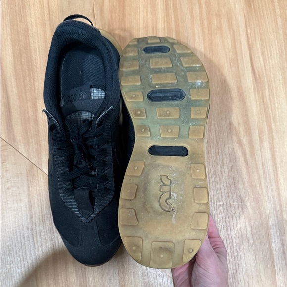 Nike Men's Black and Brown Sneakers - Picture 4 of 5